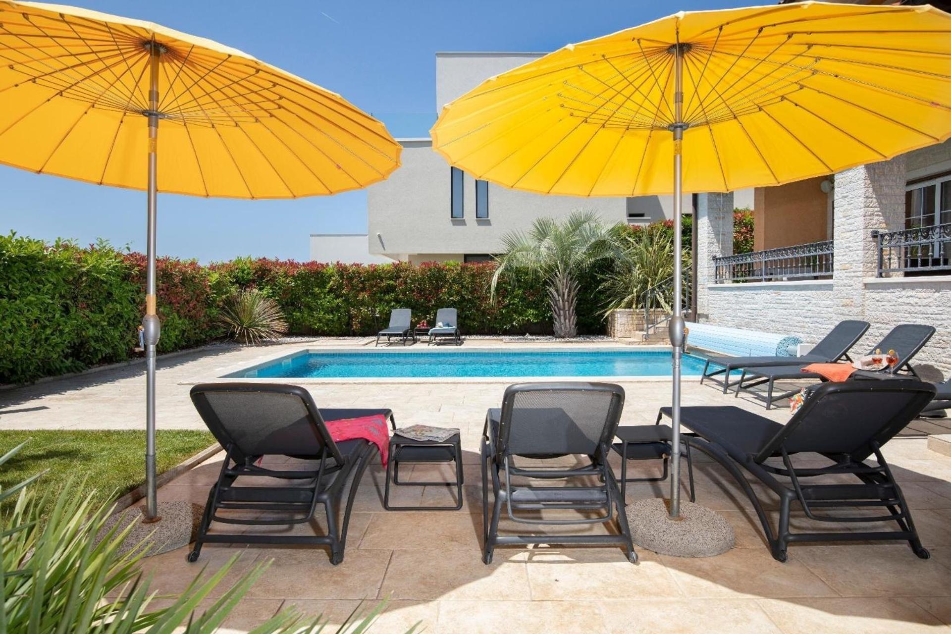 Ferienhaus In Pomer Mit Privatem Beheizten Pool Und Meerblick Exterior photo